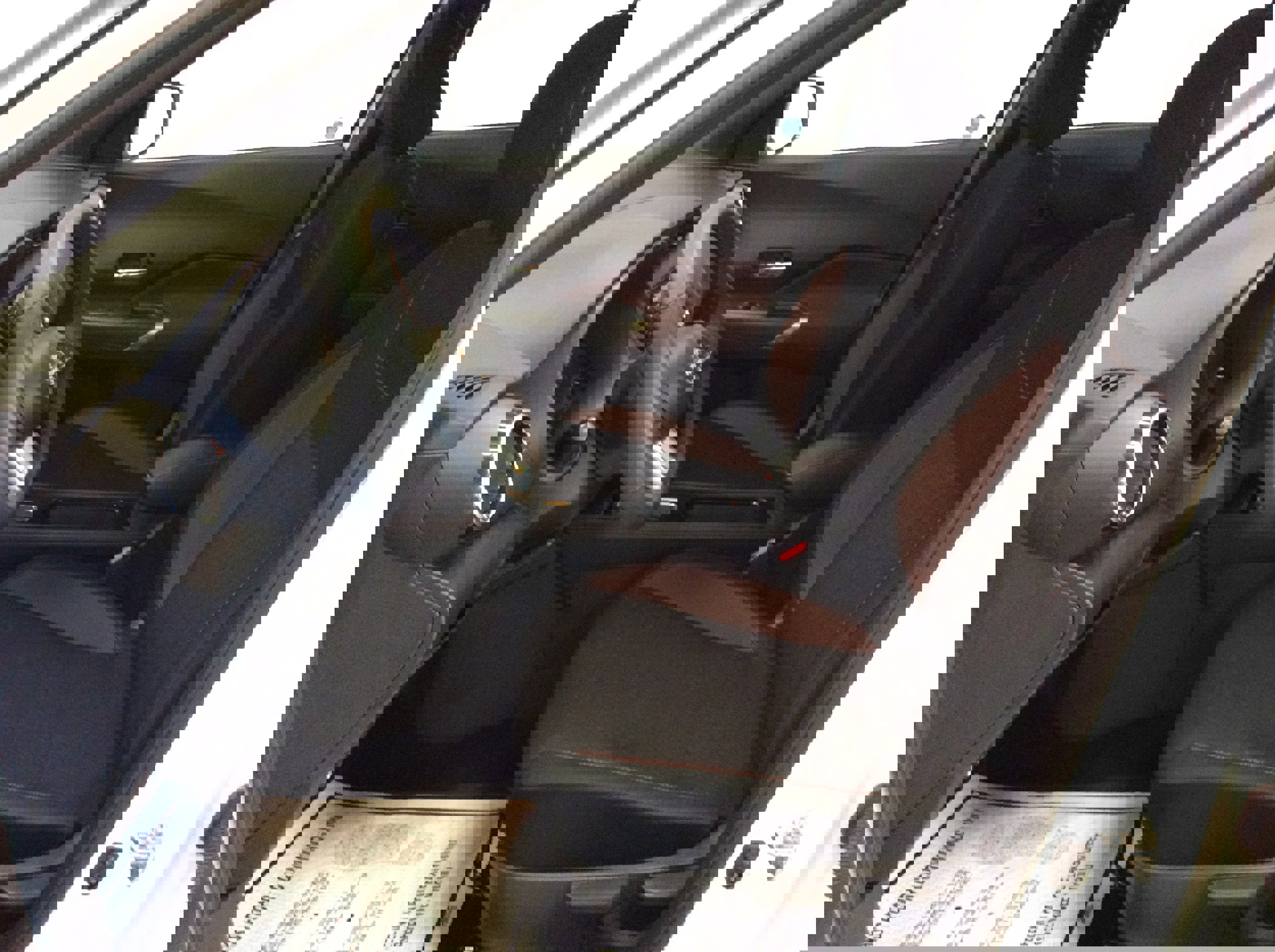 Used 2024 Nissan Kicks SR image 12