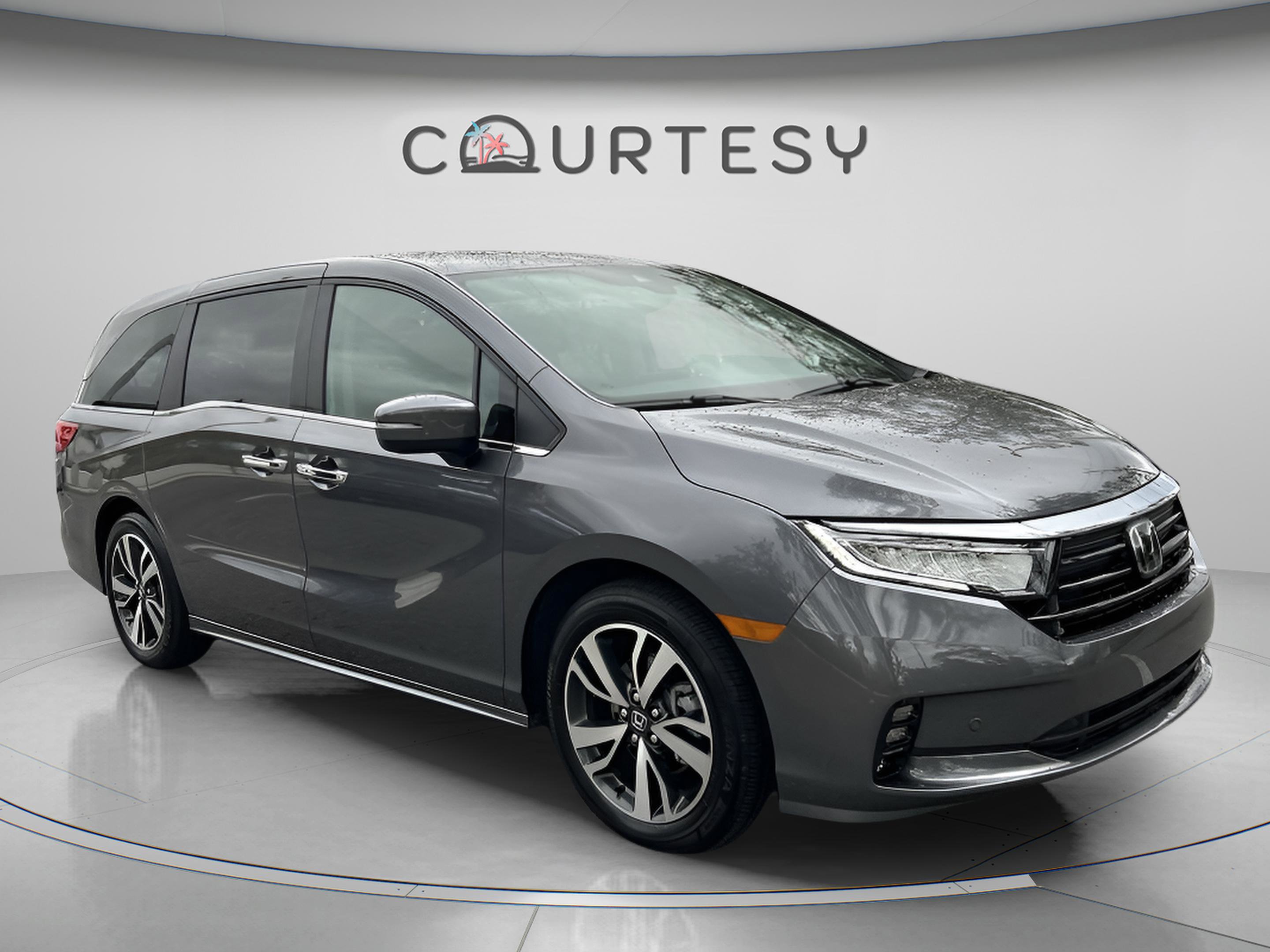 Certified 2024 Honda Odyssey Touring image 9