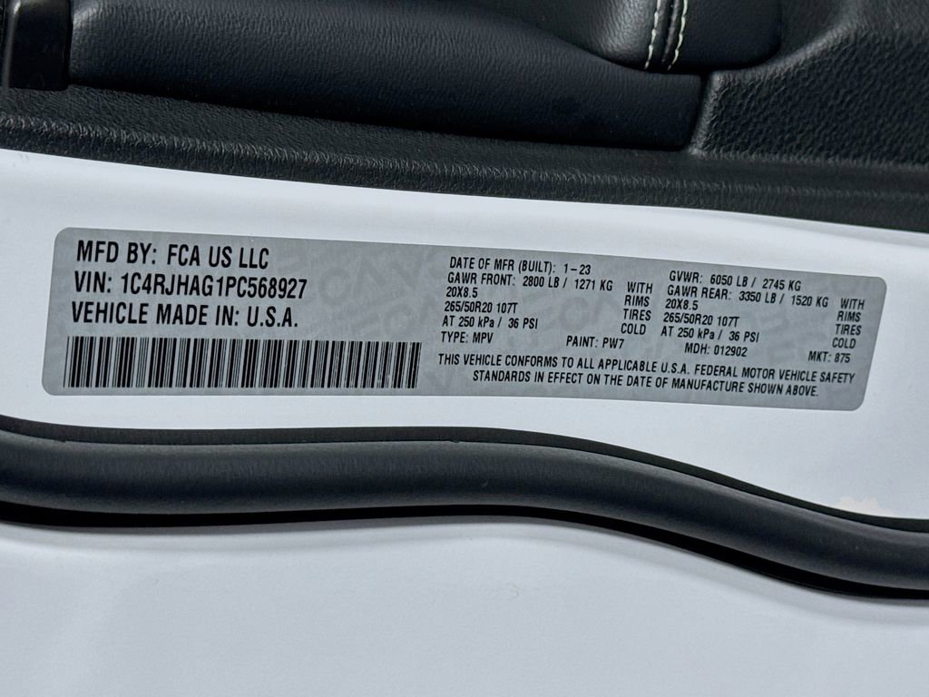 Used 2023 Jeep Grand Cherokee Altitude image 31