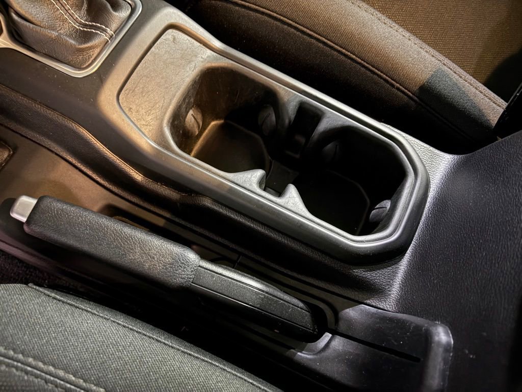 Used 2019 Jeep Wrangler Unlimited Sahara image 16