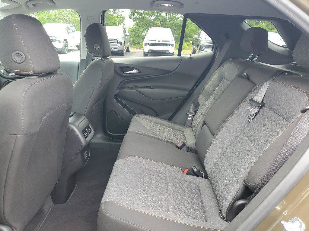 Used 2024 Chevrolet Equinox LT FWD image 28