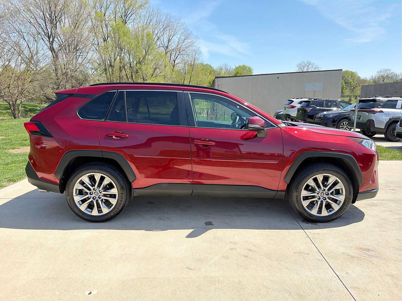 Used 2021 Toyota RAV4 XLE Premium AWD/4WD image 7