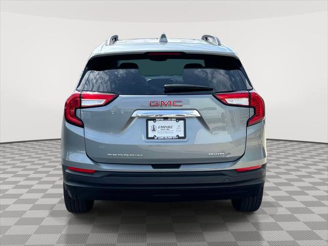Used 2023 GMC Terrain SLE w/ Driver Convenience Package image 5