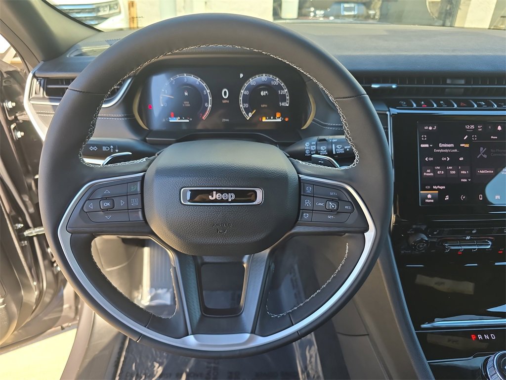New 2025 Jeep Grand Cherokee Laredo w/ Luxury Tech Group I image 17