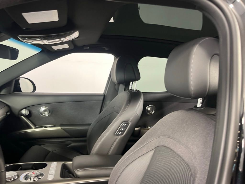 Used 2025 Genesis GV60 RWD image 26