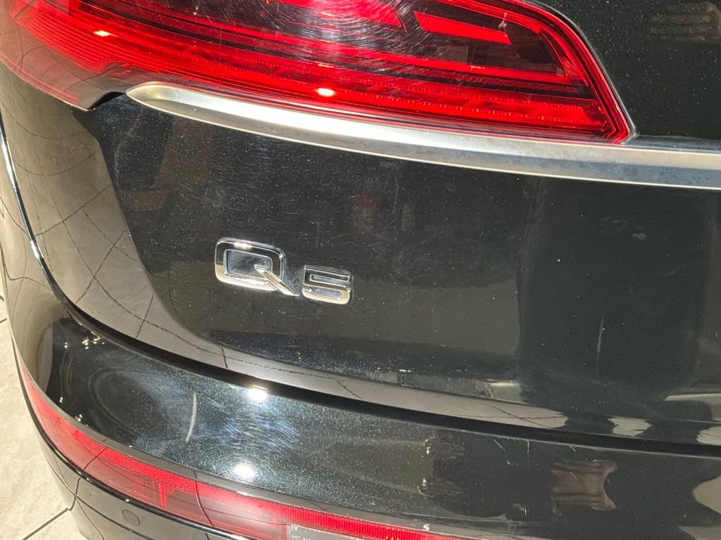 Used 2023 Audi Q5 e Premium w/ Convenience Package image 28