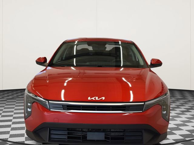 Used 2025 Kia K4 image 3