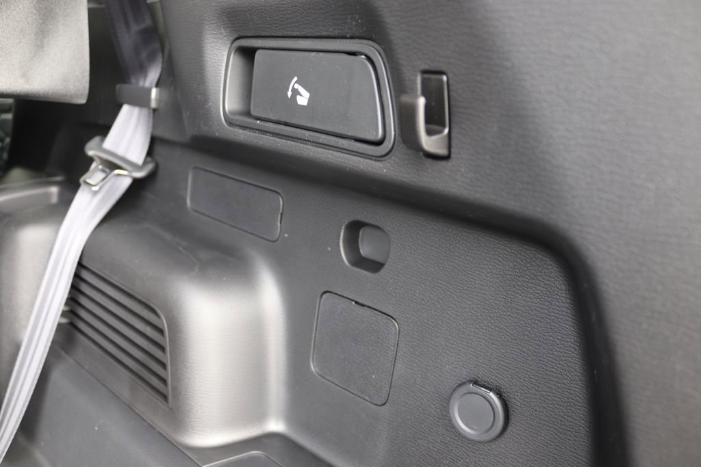 New 2026 Mitsubishi Outlander SEL image 33