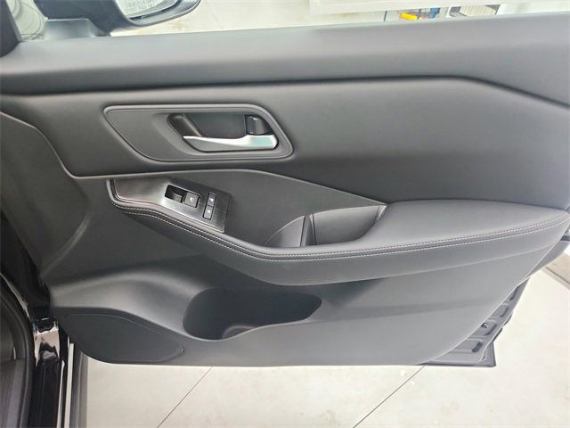 New 2025 Nissan Rogue SV image 33