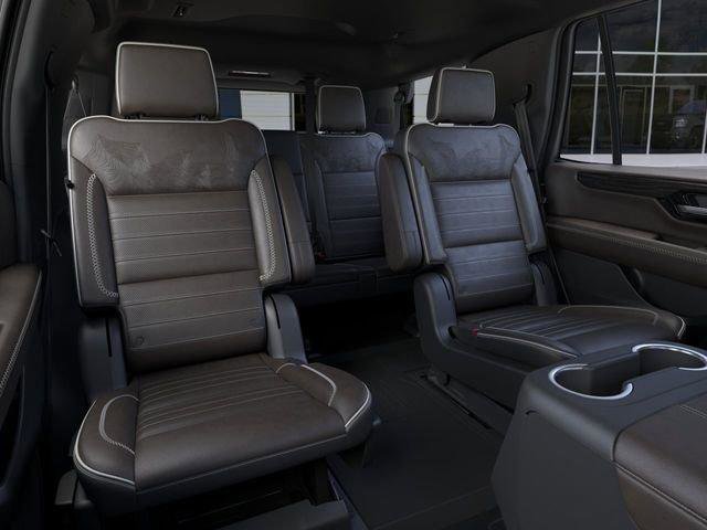 New 2026 GMC Yukon Denali Ultimate w/ LPO, Floor Liner Package AWD/4WD image 17