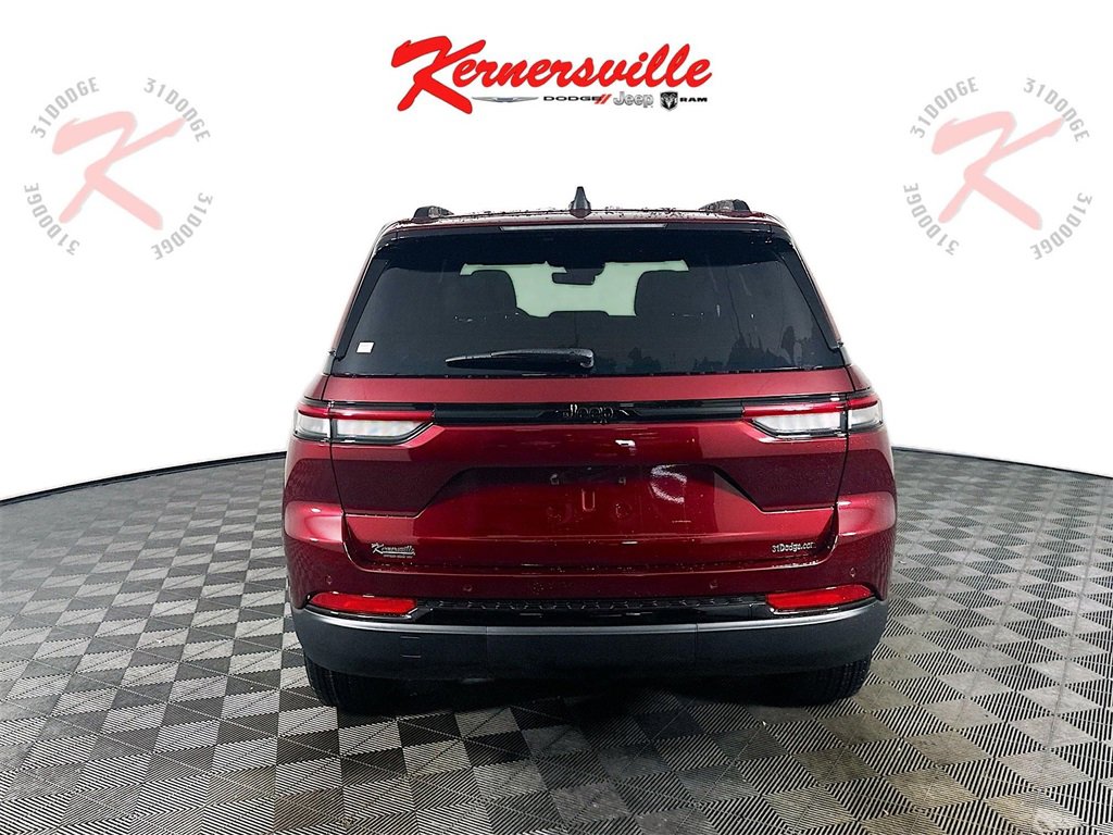 New 2025 Jeep Grand Cherokee Altitude image 6