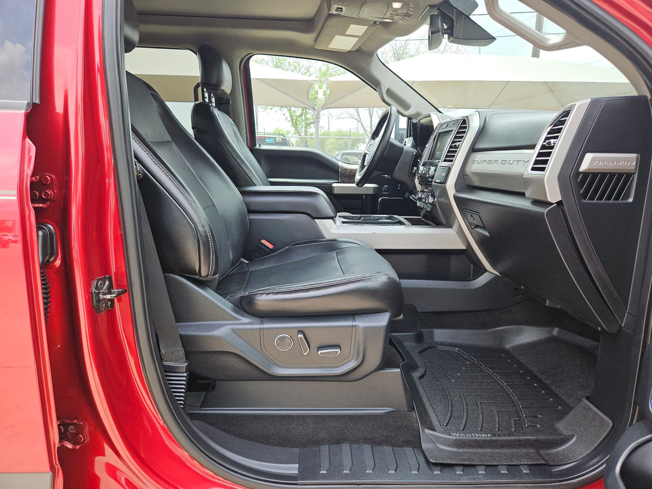 Used 2017 Ford F250 Lariat w/ Lariat Ultimate Package AWD/4WD image 26