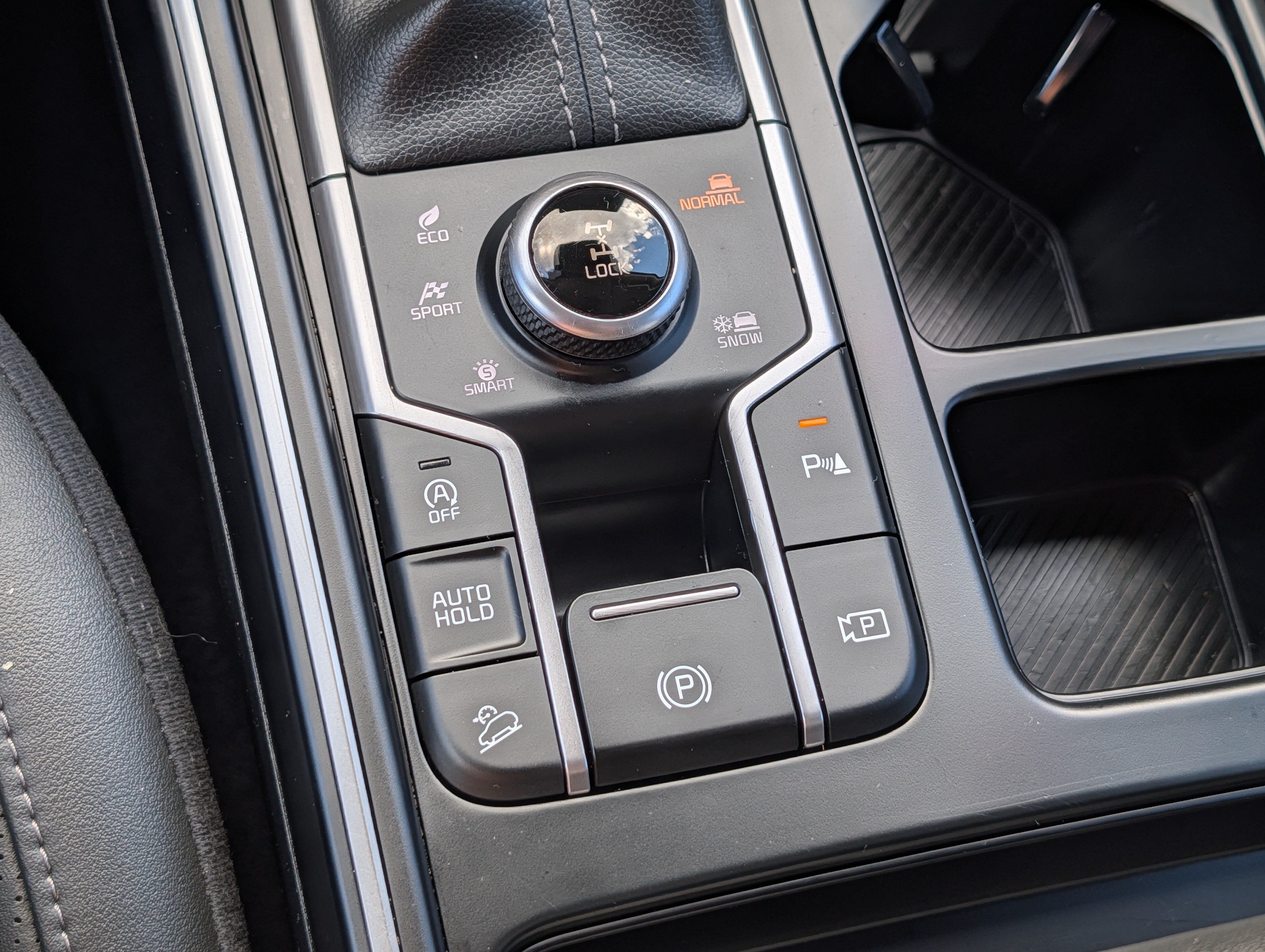 Certified 2025 Kia Sorento S AWD/4WD image 32