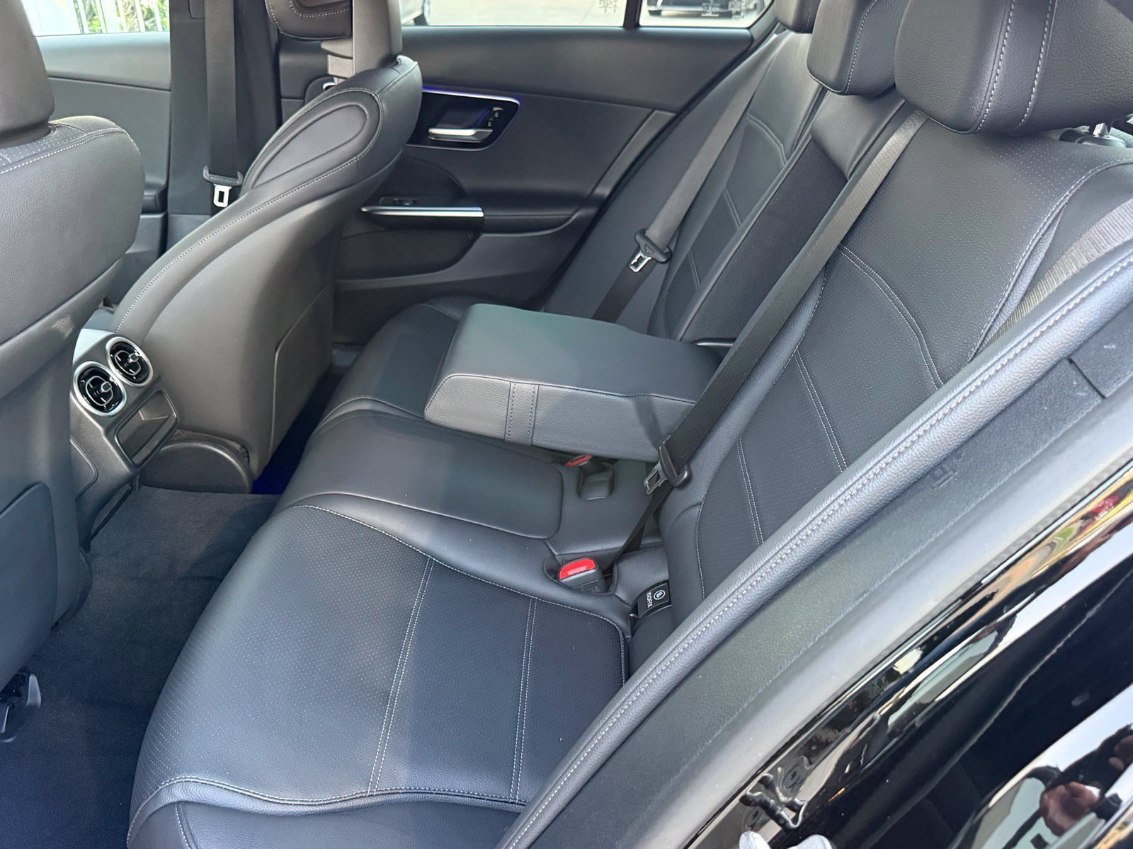Used 2024 Mercedes-Benz C 300 Sedan image 41