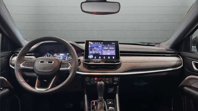 Used 2024 Jeep Compass Latitude image 26