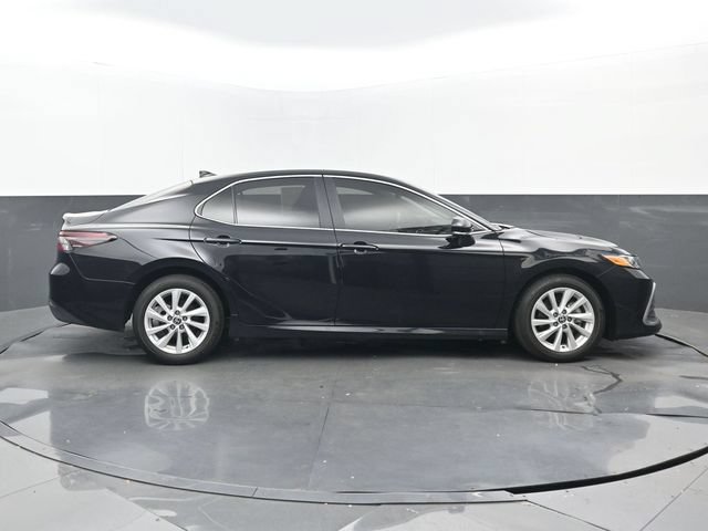 Used 2023 Toyota Camry LE w/ Convenience Package FWD image 2