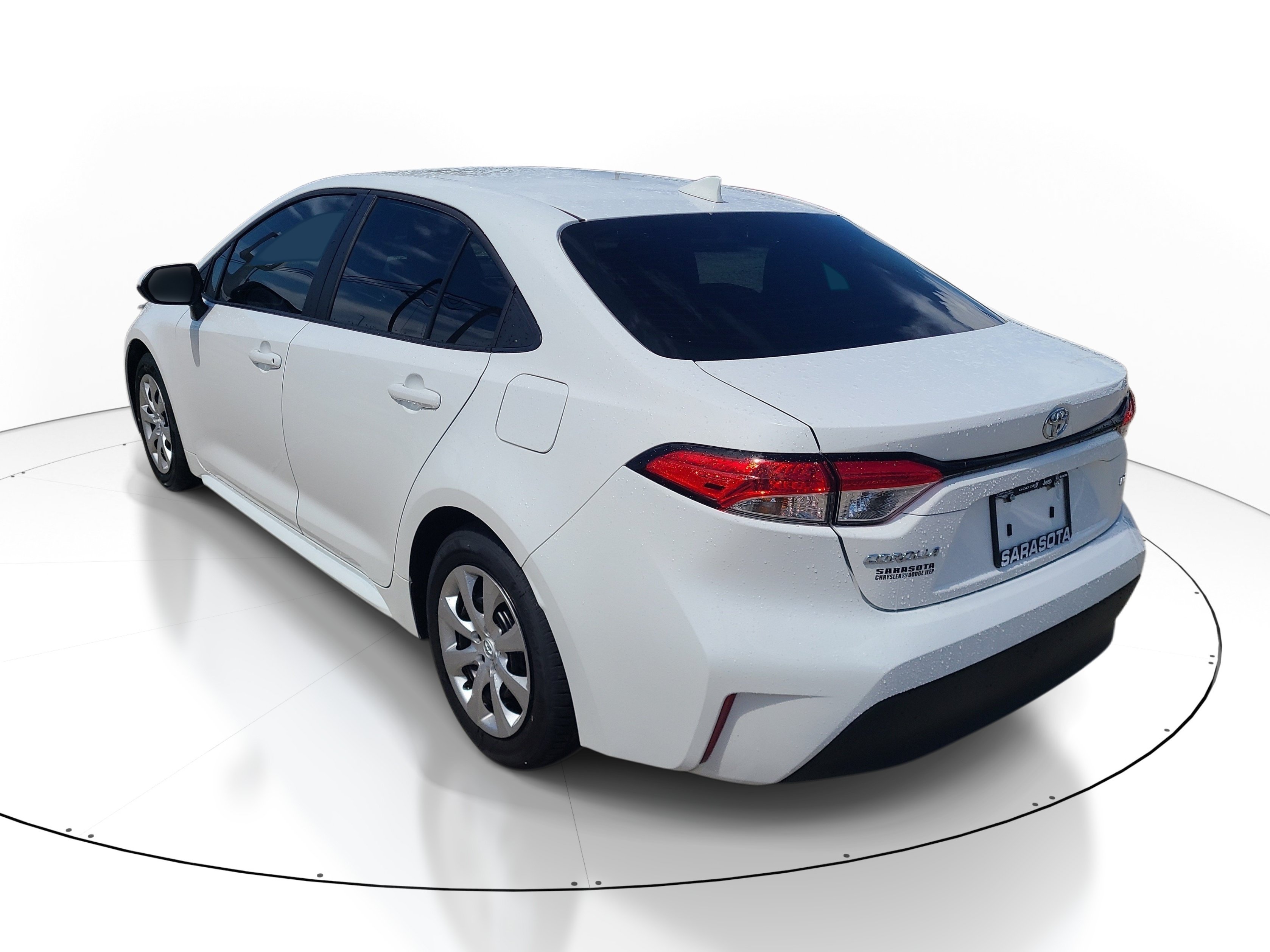 Used 2025 Toyota Corolla LE FWD image 4