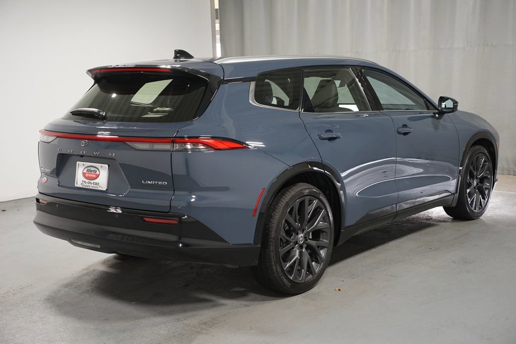 Used 2025 Toyota Crown Signia w/ Advanced Technology Package image 8