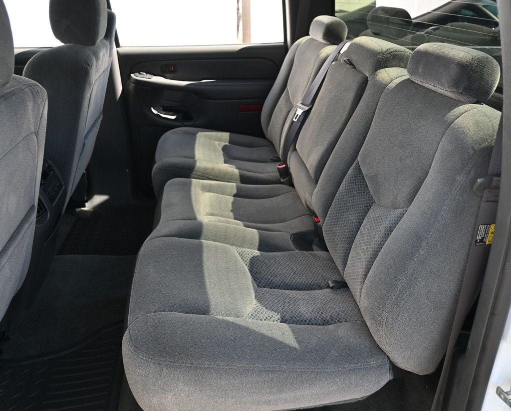 Used 2006 Chevrolet Silverado 1500 LT w/ Onstar Plus Package RWD image 11