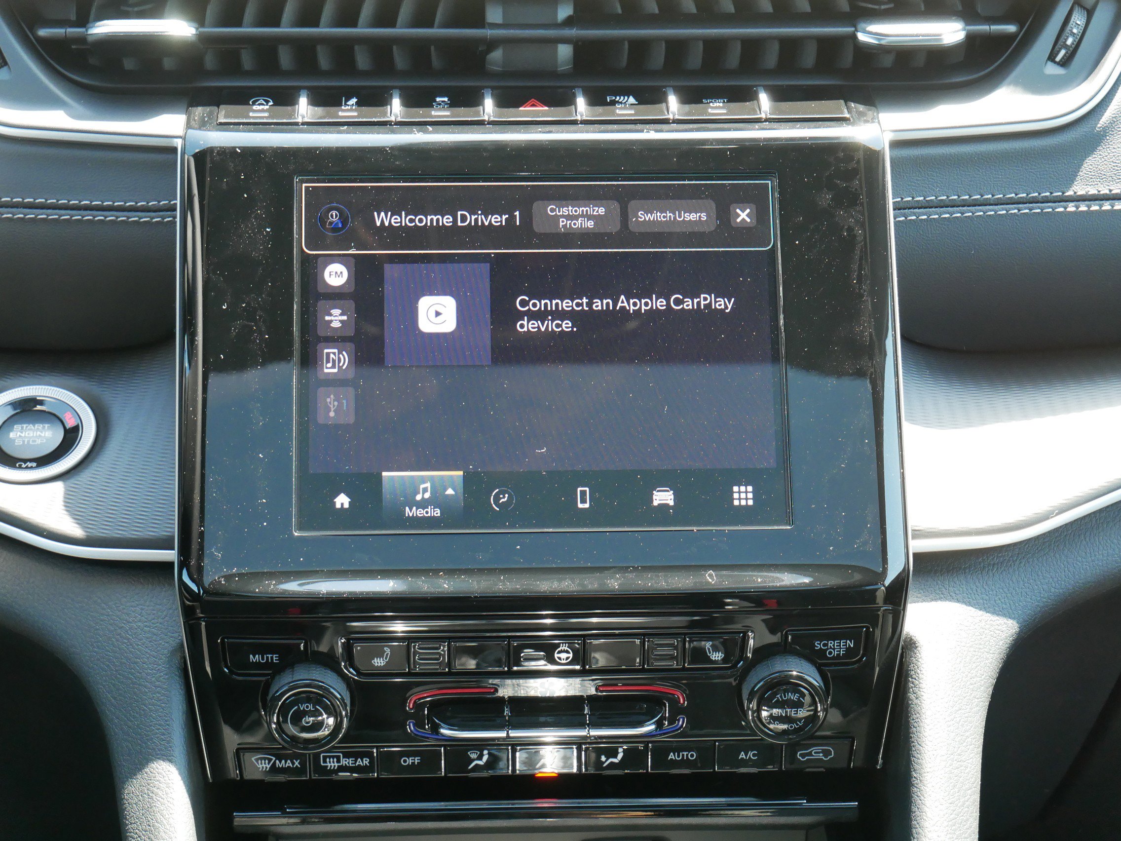 New 2025 Jeep Grand Cherokee L Altitude image 9