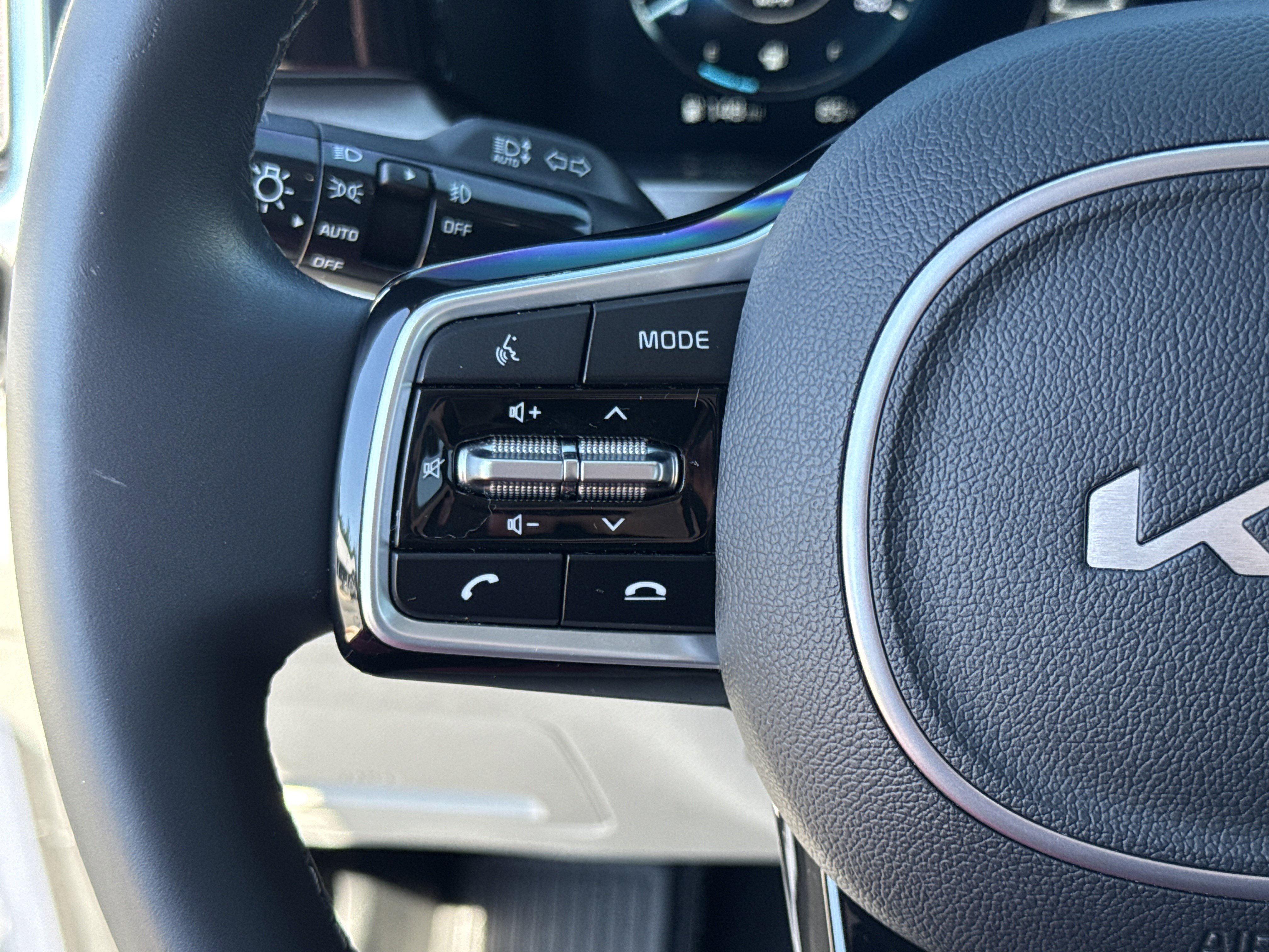 Used 2023 Kia Sorento SX image 30