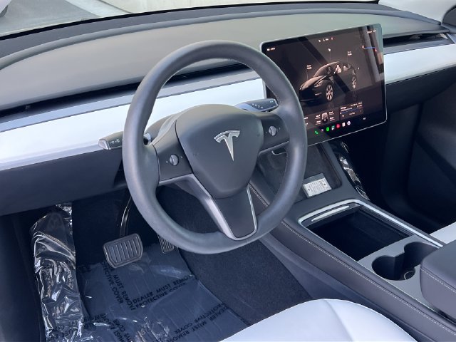 Used 2023 Tesla Model Y Long Range AWD/4WD image 18