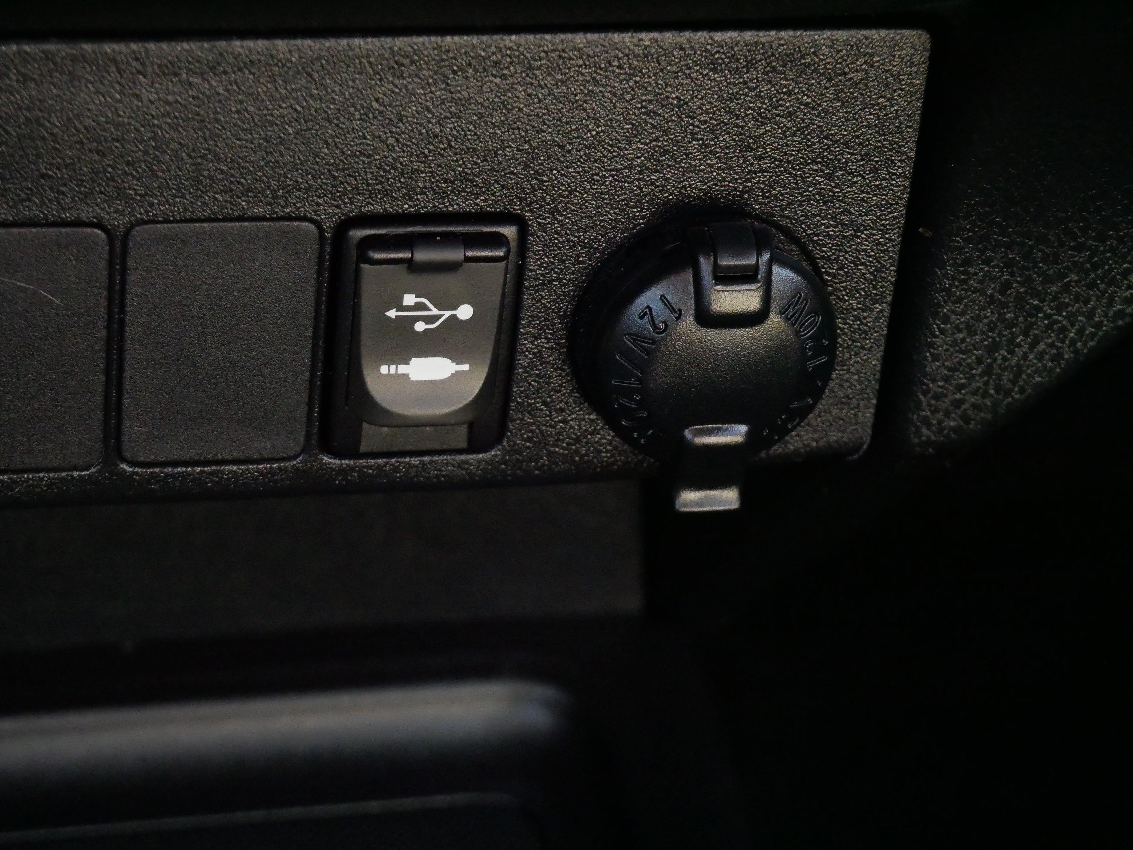 Used 2013 Toyota RAV4 LE AWD/4WD image 29