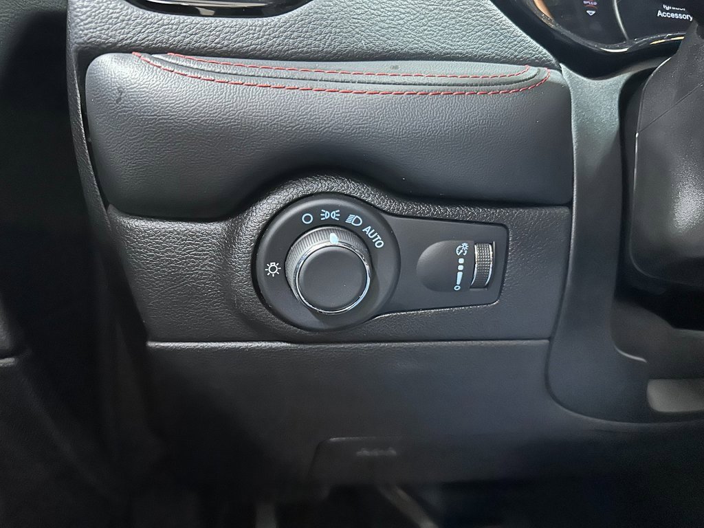 Certified 2024 Dodge Durango GT image 20