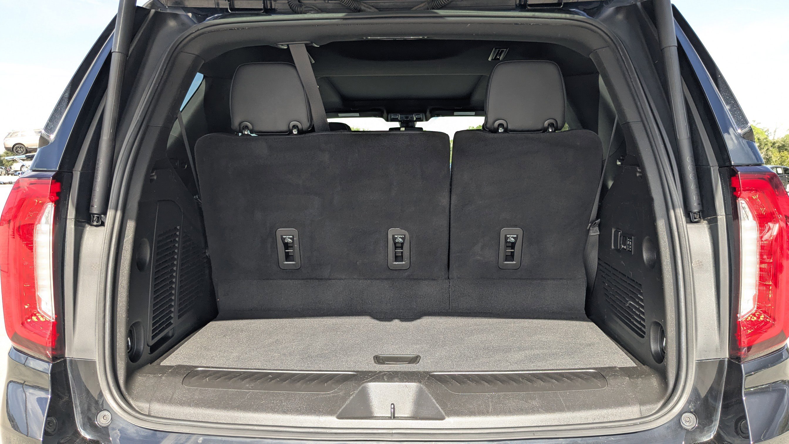 Used 2022 GMC Yukon SLT w/ SLT Premium Package image 15