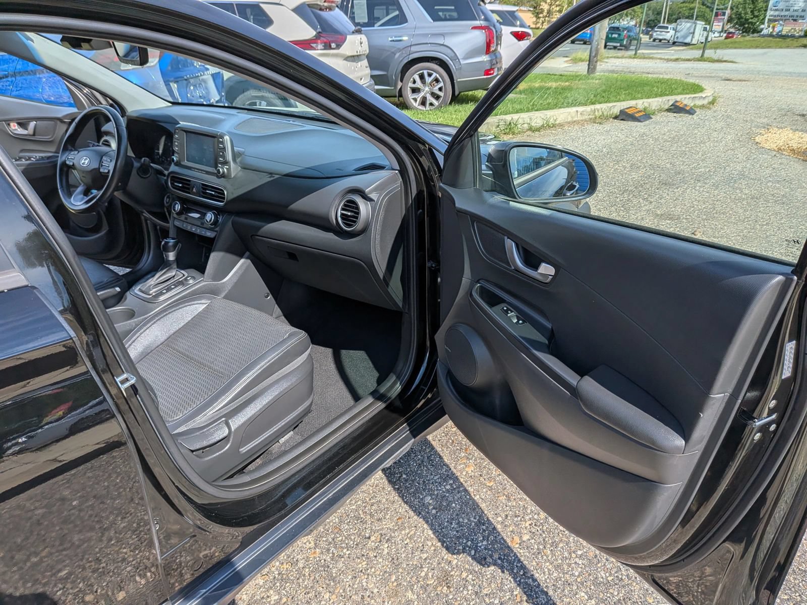 Used 2021 Hyundai Kona Limited AWD/4WD image 39