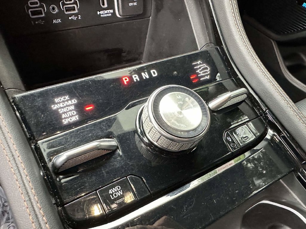 Used 2023 Jeep Grand Cherokee L Summit AWD/4WD image 21