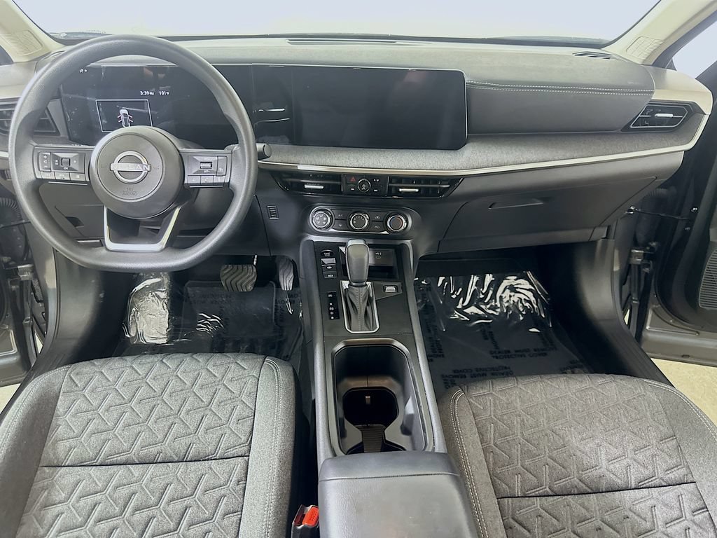 Used 2025 Nissan Kicks SV FWD image 18