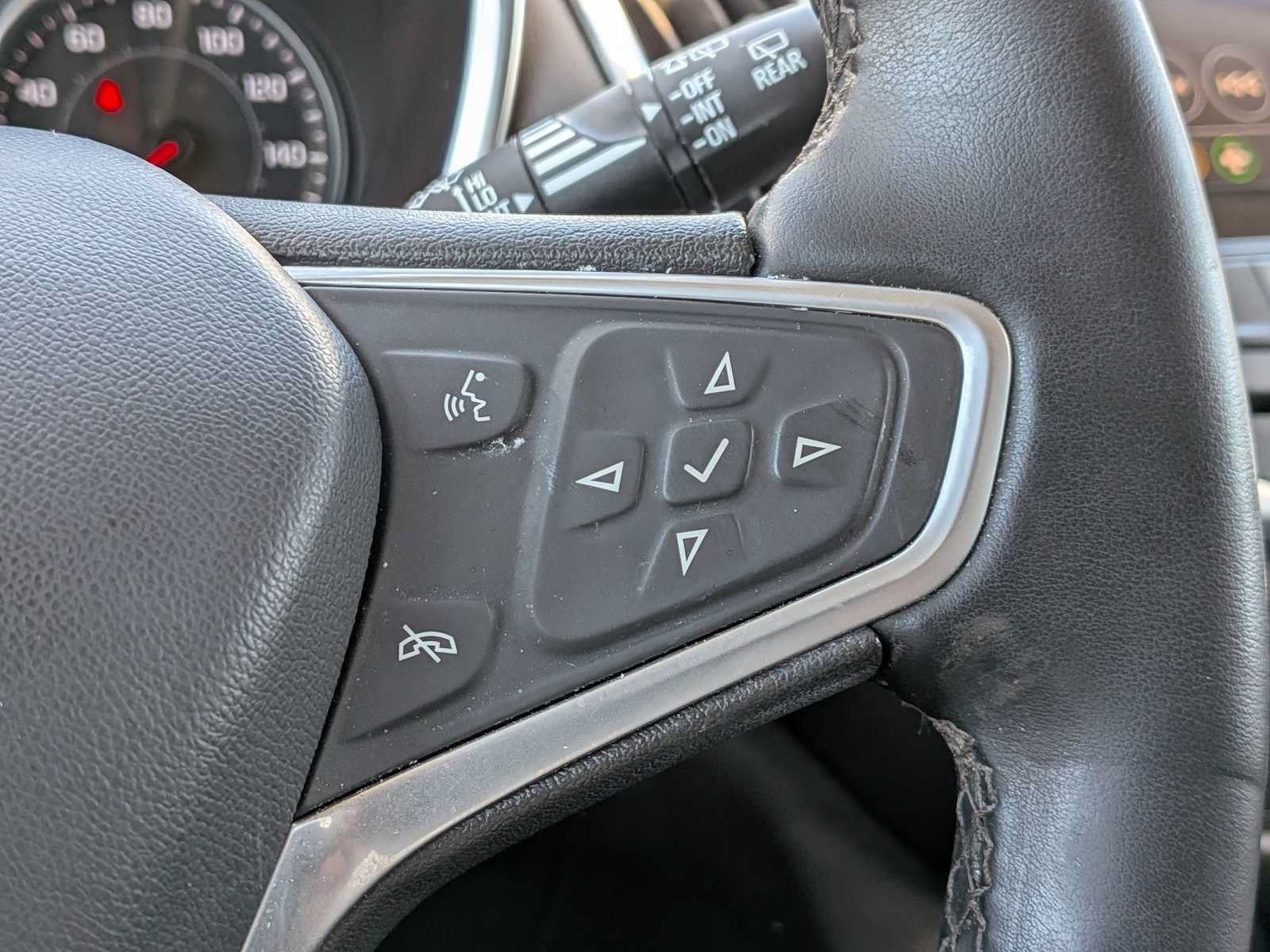 Used 2023 Chevrolet Equinox LT AWD/4WD image 25