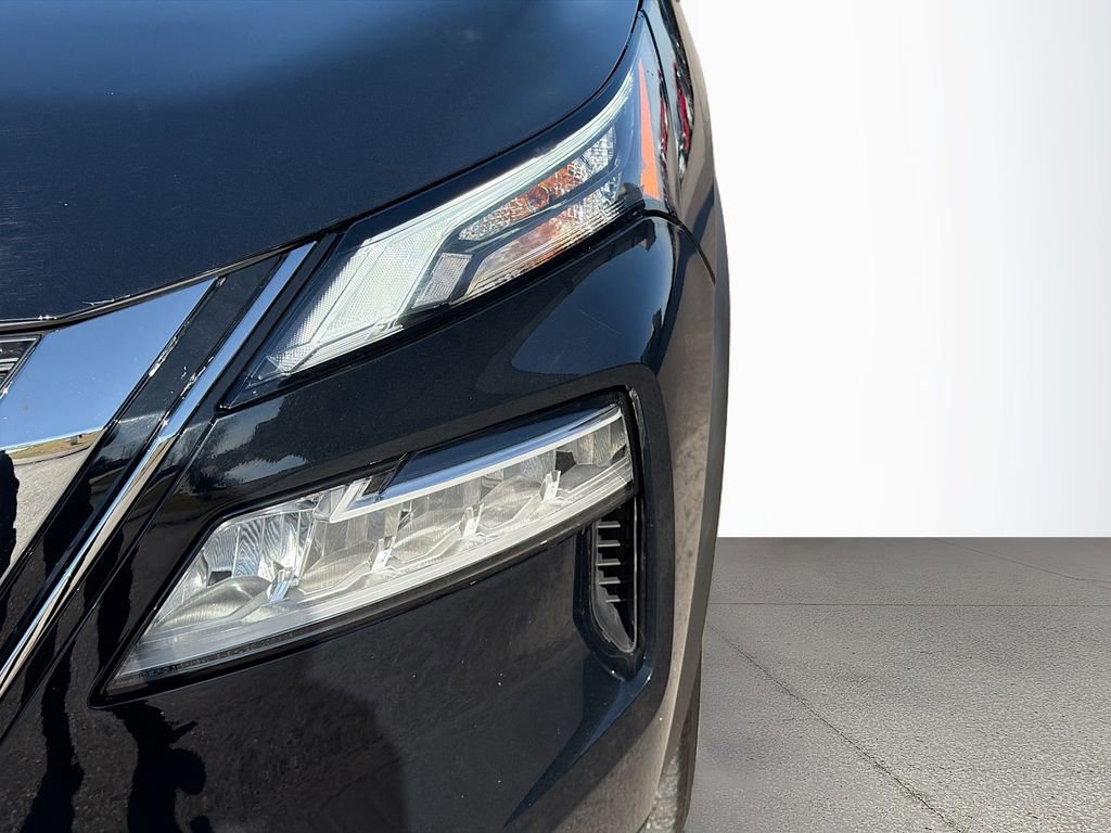 Used 2023 Nissan Rogue SV image 11