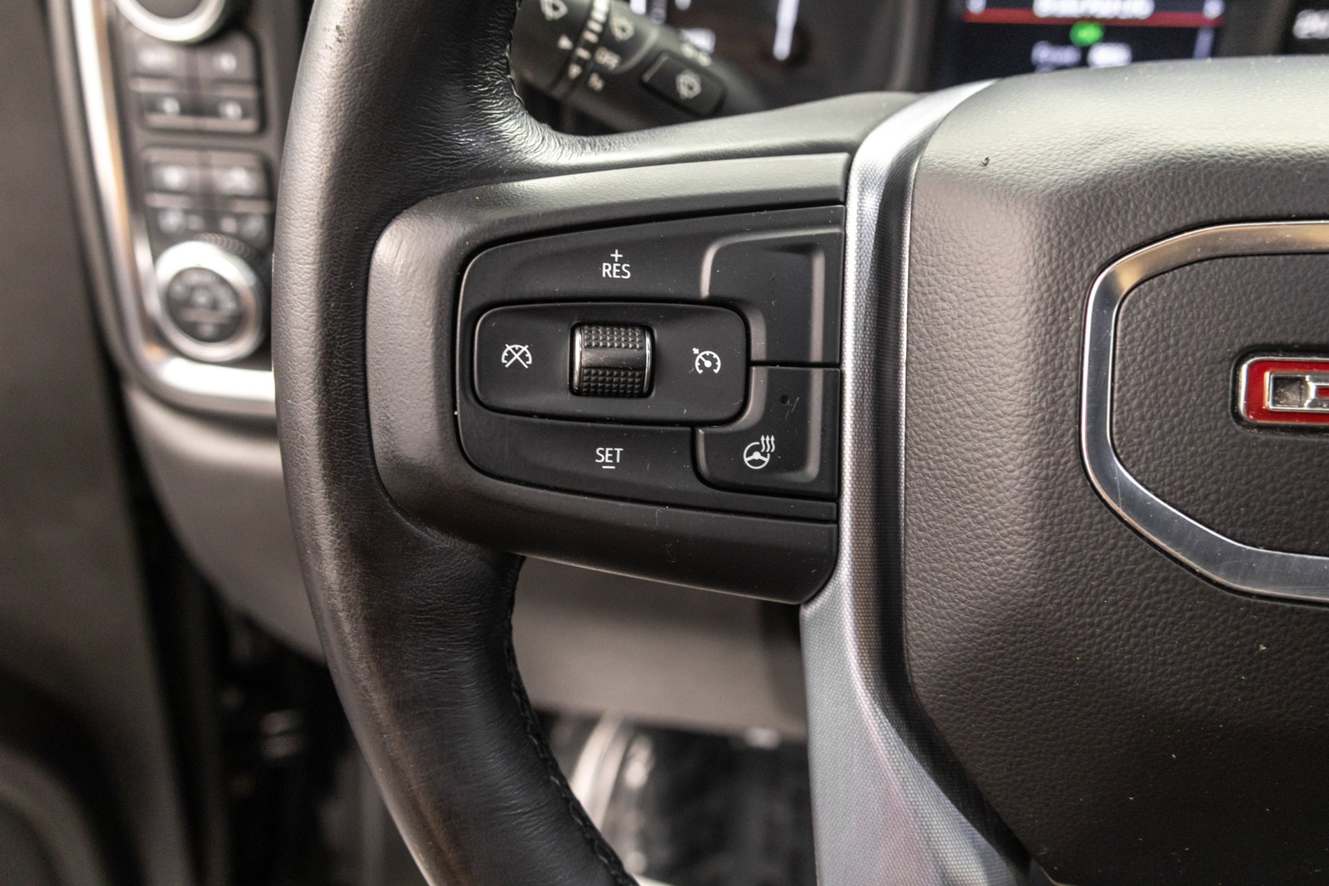 Used 2019 GMC Sierra 1500 SLT w/ SLT Premium Package AWD/4WD image 16