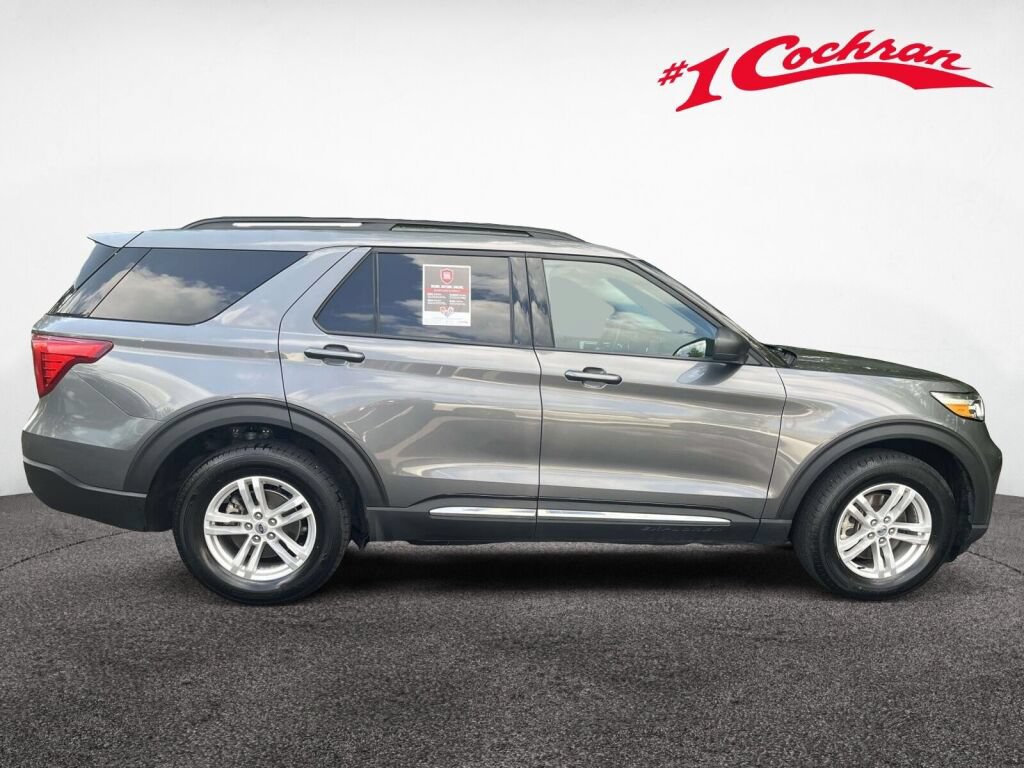 Certified 2023 Ford Explorer XLT w/ Equipment Group 202A AWD/4WD image 7