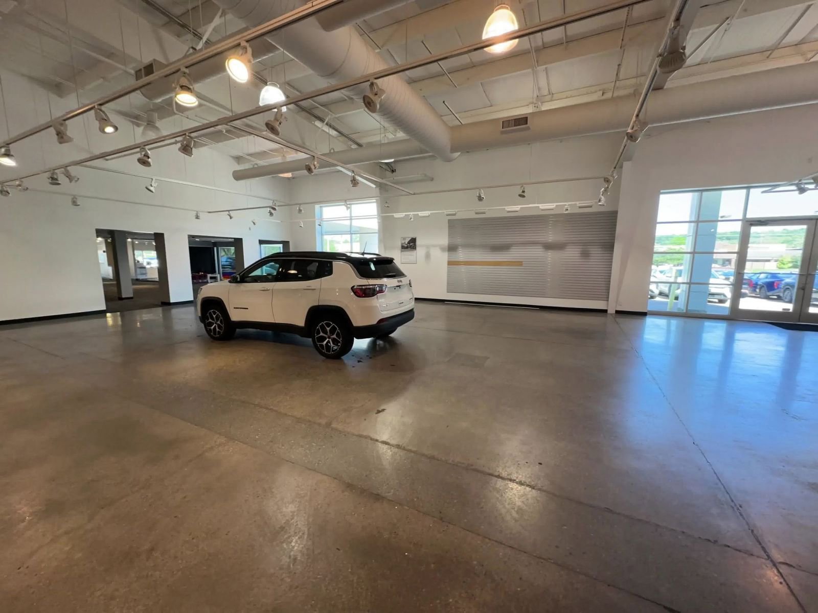 Used 2025 Jeep Compass Limited AWD/4WD image 14