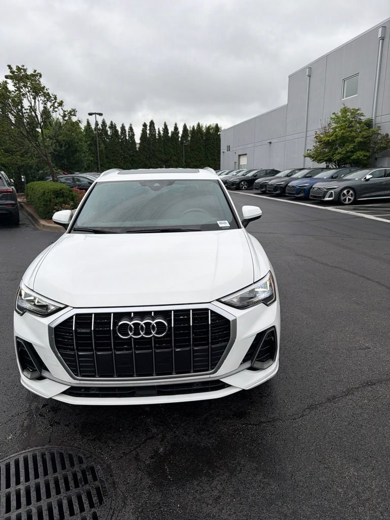 Used 2021 Audi Q3 2.0T Premium AWD/4WD image 3