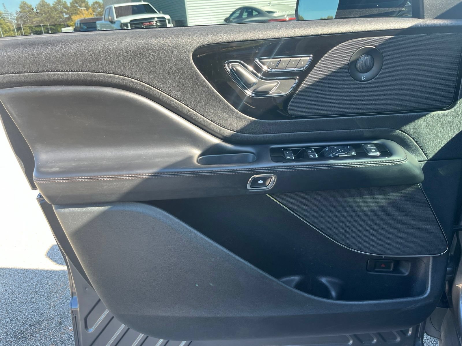Used 2021 Lincoln Aviator Reserve RWD image 11