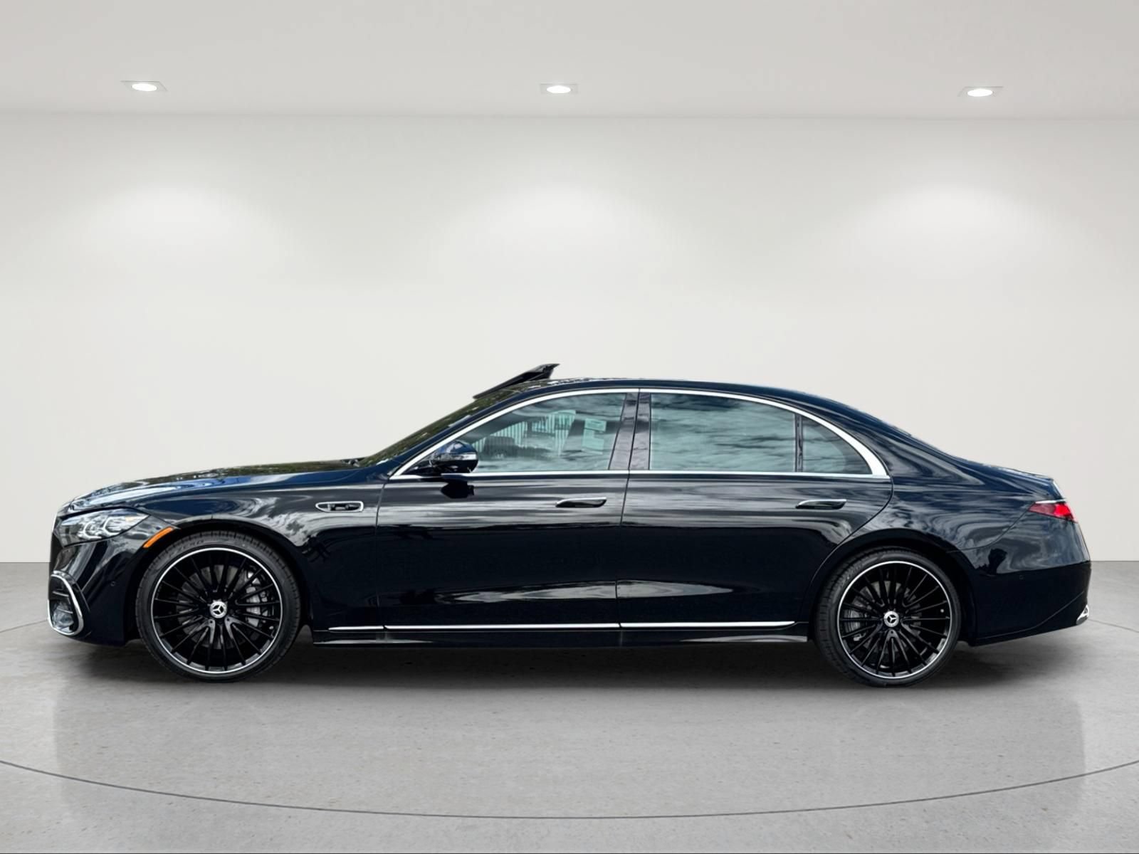 New 2027 Mercedes-Benz S 580 4MATIC Sedan image 3