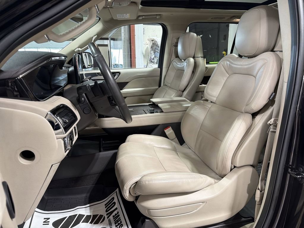 Certified 2021 Lincoln Navigator Reserve image 13
