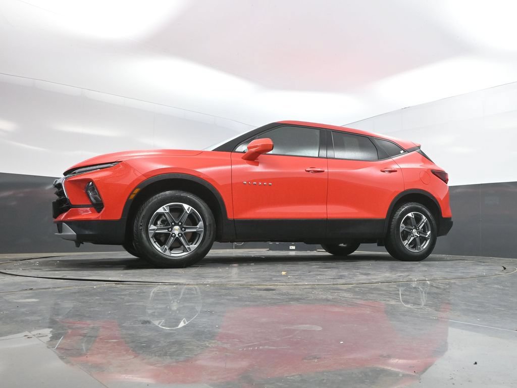 Used 2025 Chevrolet Blazer LT FWD image 37