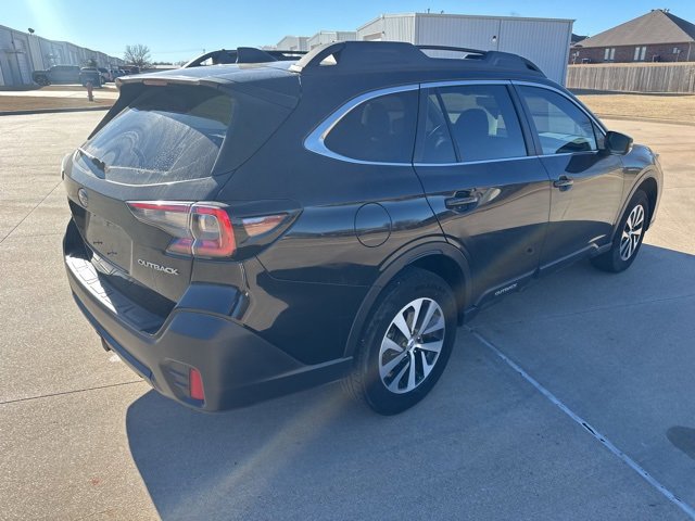 Used 2022 Subaru Outback Premium image 3