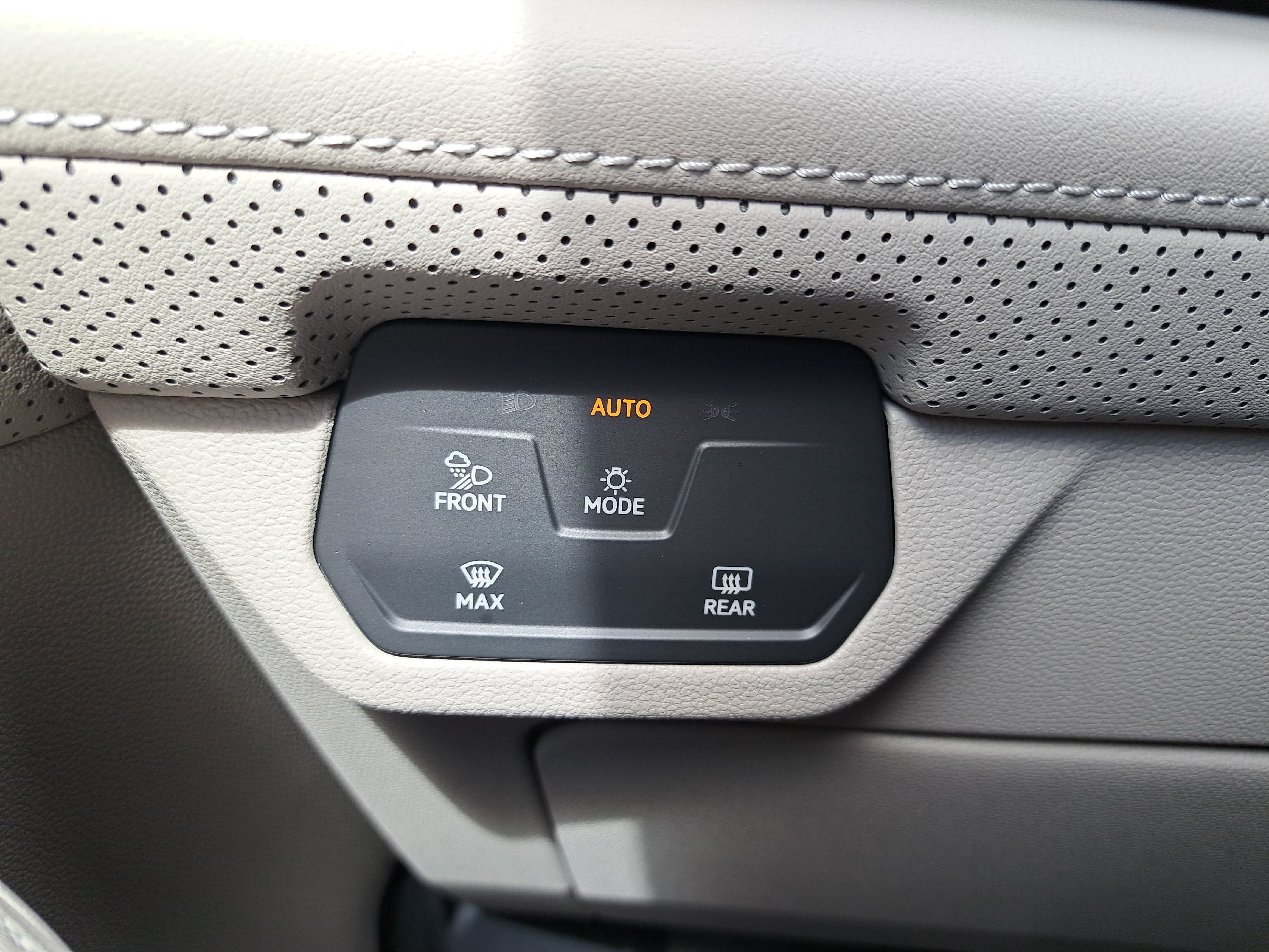 New 2026 Volkswagen Atlas SE AWD/4WD image 24