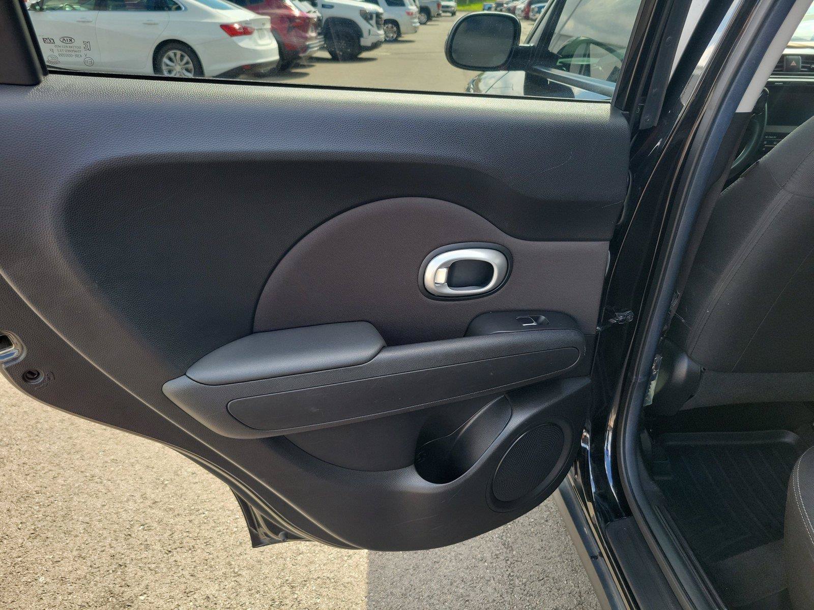 Used 2018 Kia Soul + FWD image 17