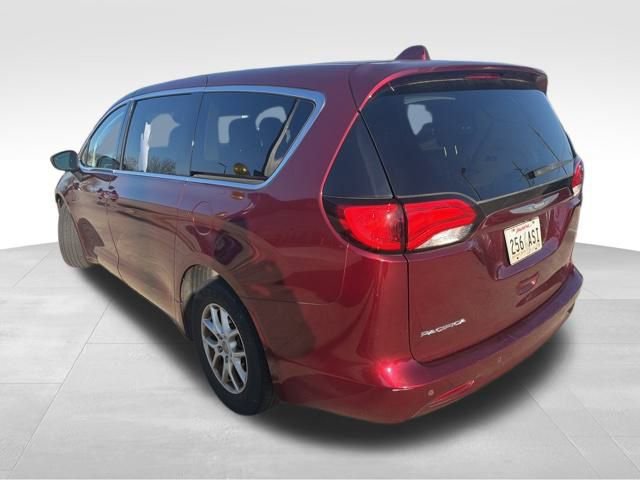 Used 2017 Chrysler Pacifica LX image 6