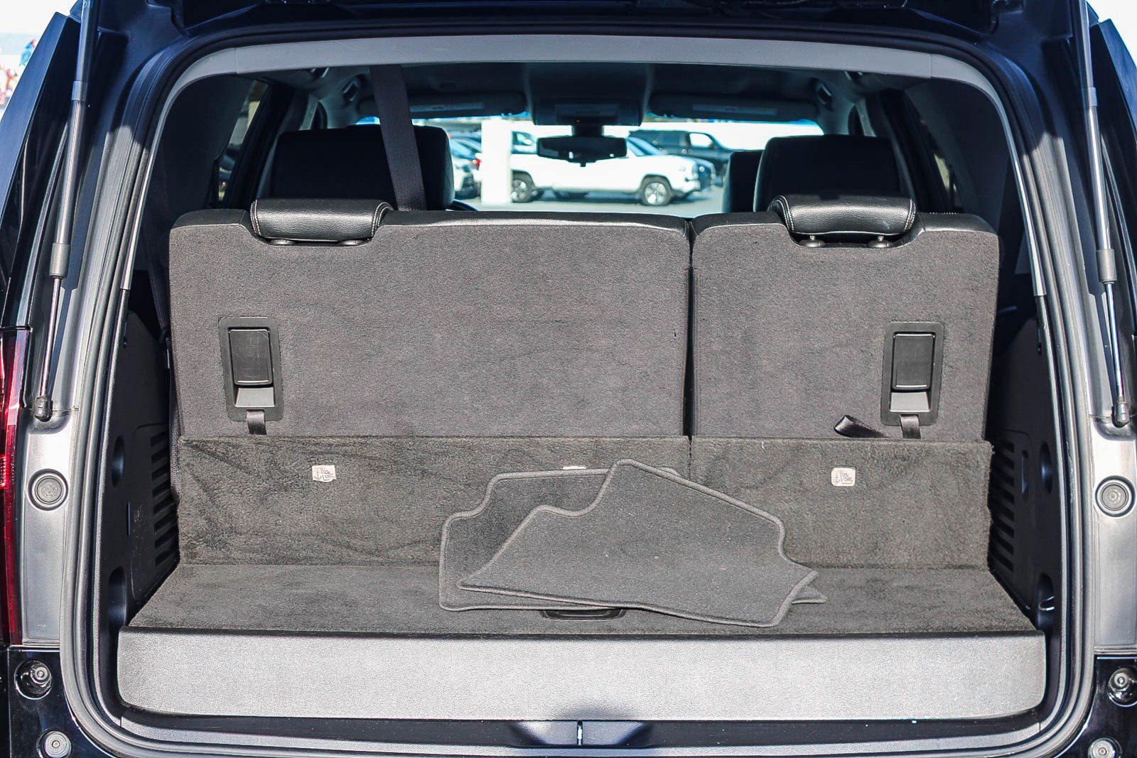 Used 2018 Chevrolet Tahoe LS image 25