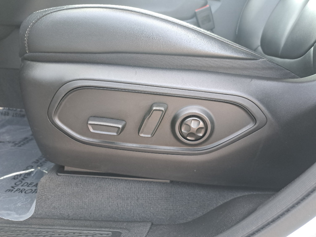Certified 2023 Jeep Grand Cherokee L Limited AWD/4WD image 30