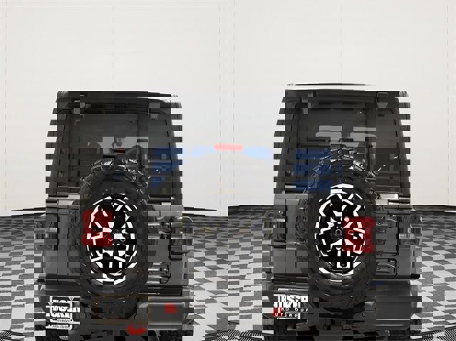 Used 2024 Jeep Wrangler Unlimited Rubicon w/ Technology Group image 11