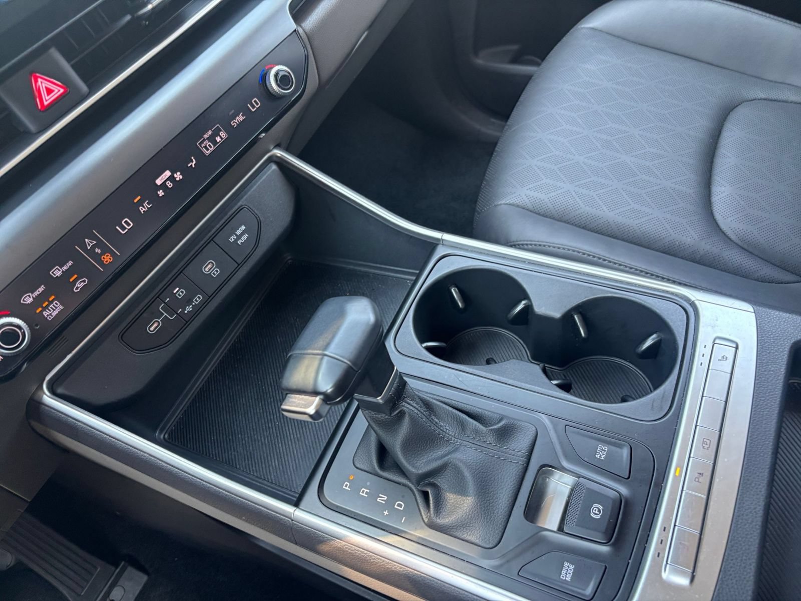 Used 2026 Kia Carnival FWD image 39